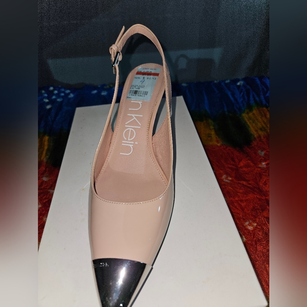 Calvin Klein Reina White Silver Pointy Slingback Heels Sandals SZ 9 - Picture 2 of 4